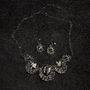 Excellent Condition Necklace & Earrings Set